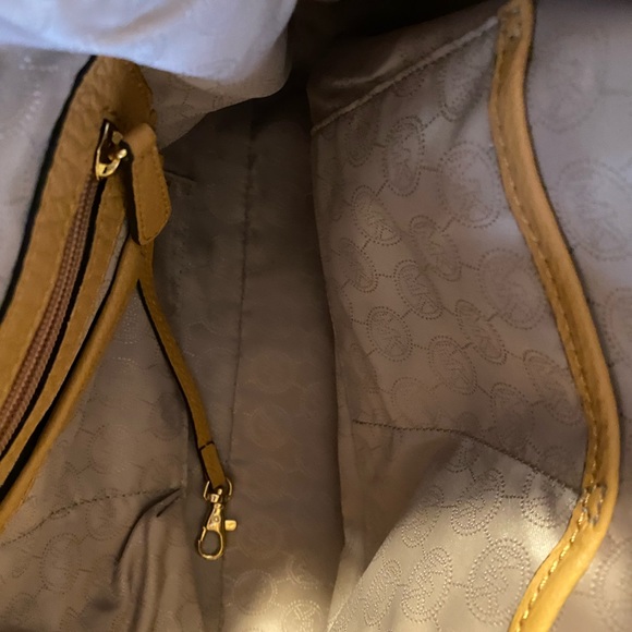 Michael Kors soft tan leather purse. - Picture 3 of 3